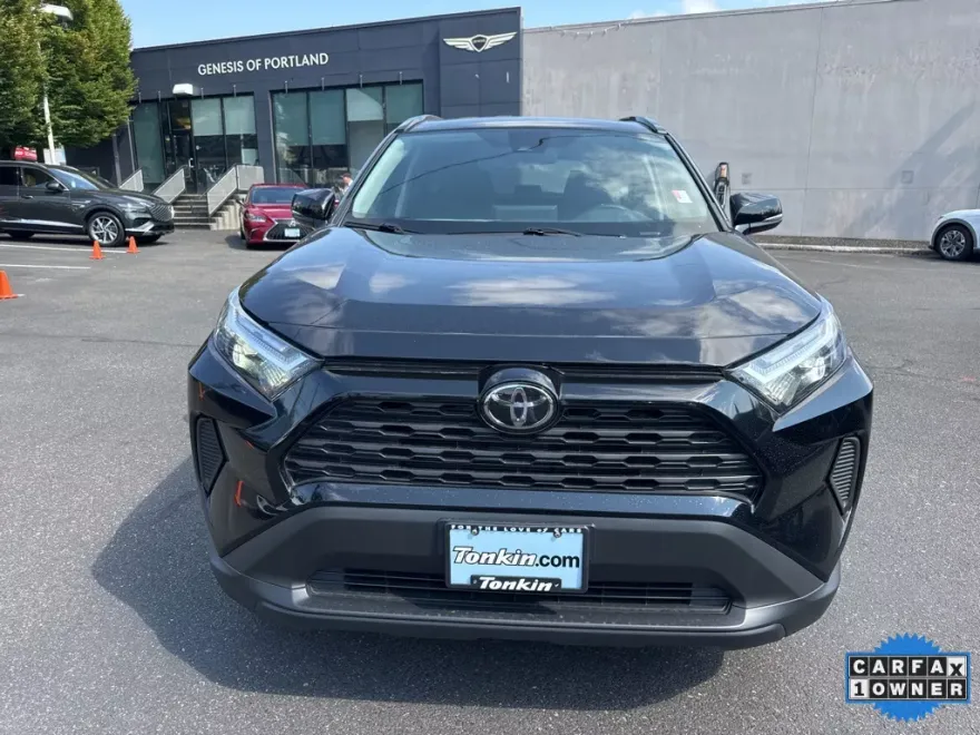 2024 Toyota RAV4 XLE photo 1