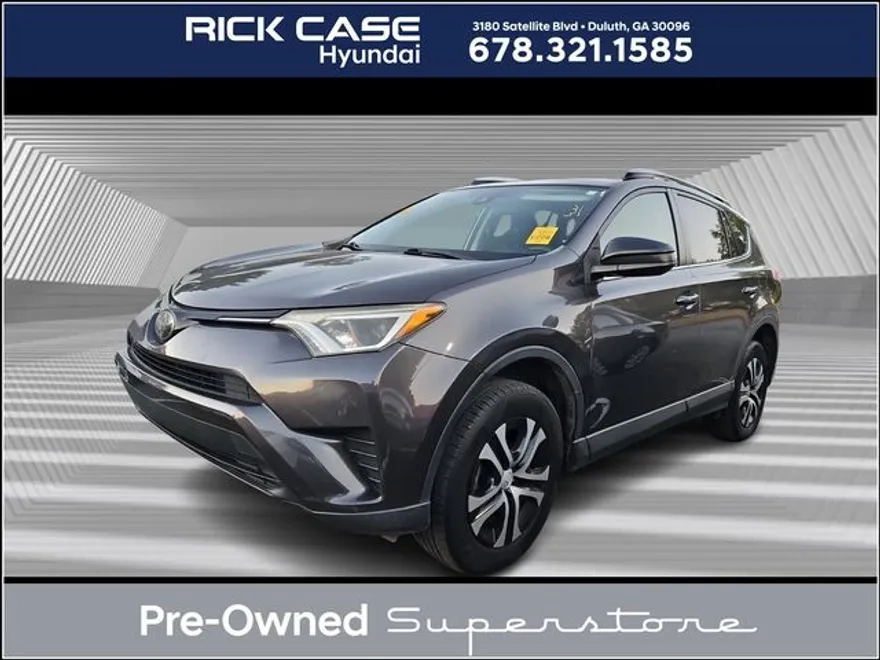 2018 Toyota RAV4 LE photo 1