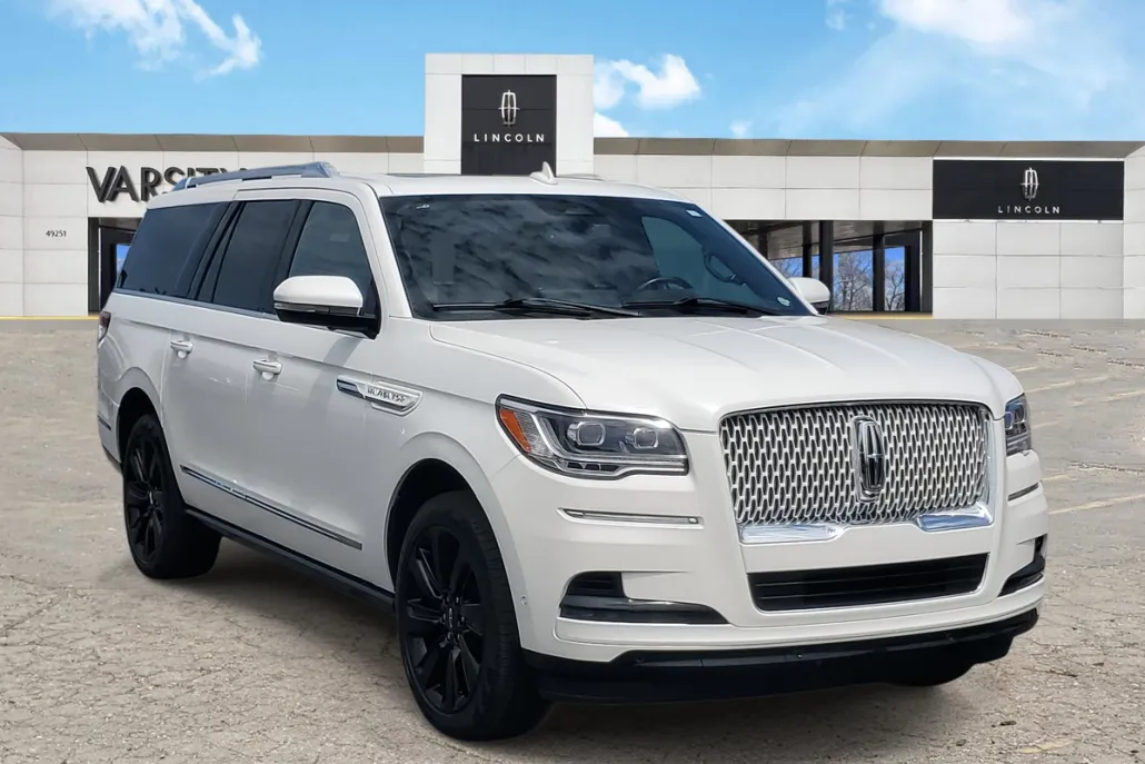 2023 Lincoln Navigator L Reserve photo 1