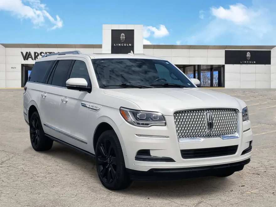 2023 Lincoln Navigator L Reserve photo 1