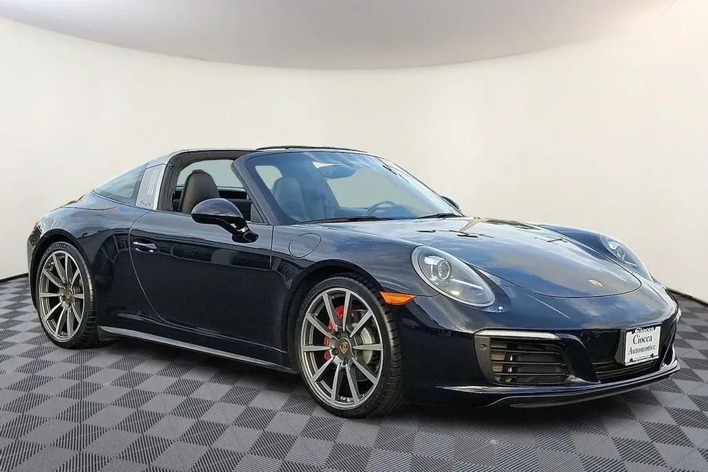 2017 Porsche 911 Targa 4 Coupe photo 1