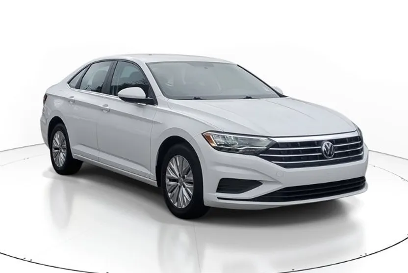 2019 Volkswagen Jetta R-Line photo 1