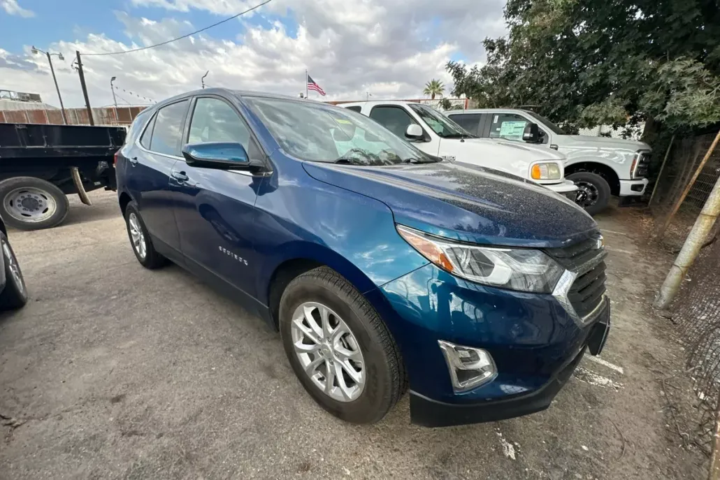 2020 Chevrolet Equinox LT photo 1