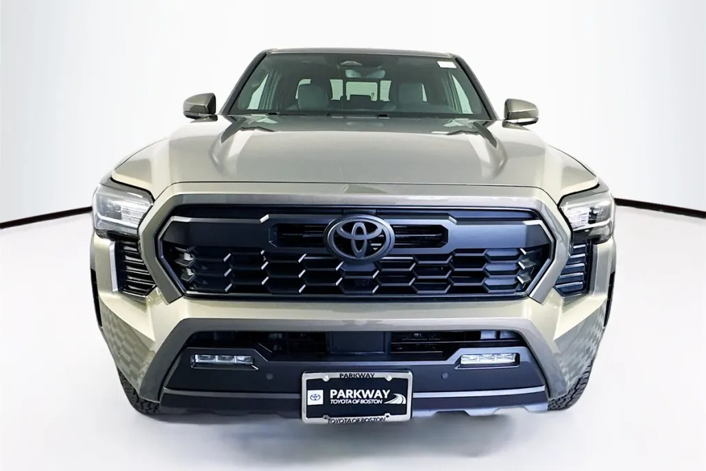 2025 Toyota Tacoma TRD Off-Road Double Cab photo 1