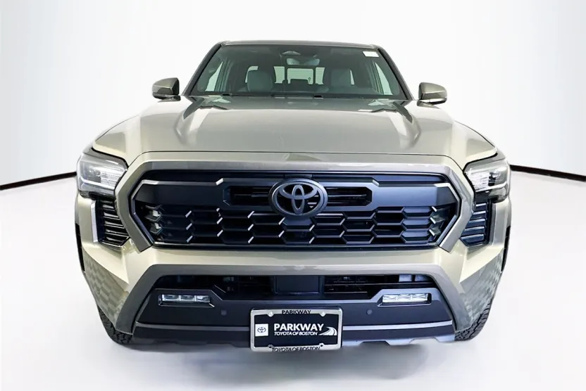 2025 Toyota Tacoma TRD Off-Road Double Cab photo 1