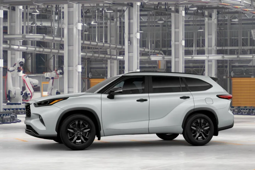 2025 Toyota Highlander Hybrid XLE photo 1