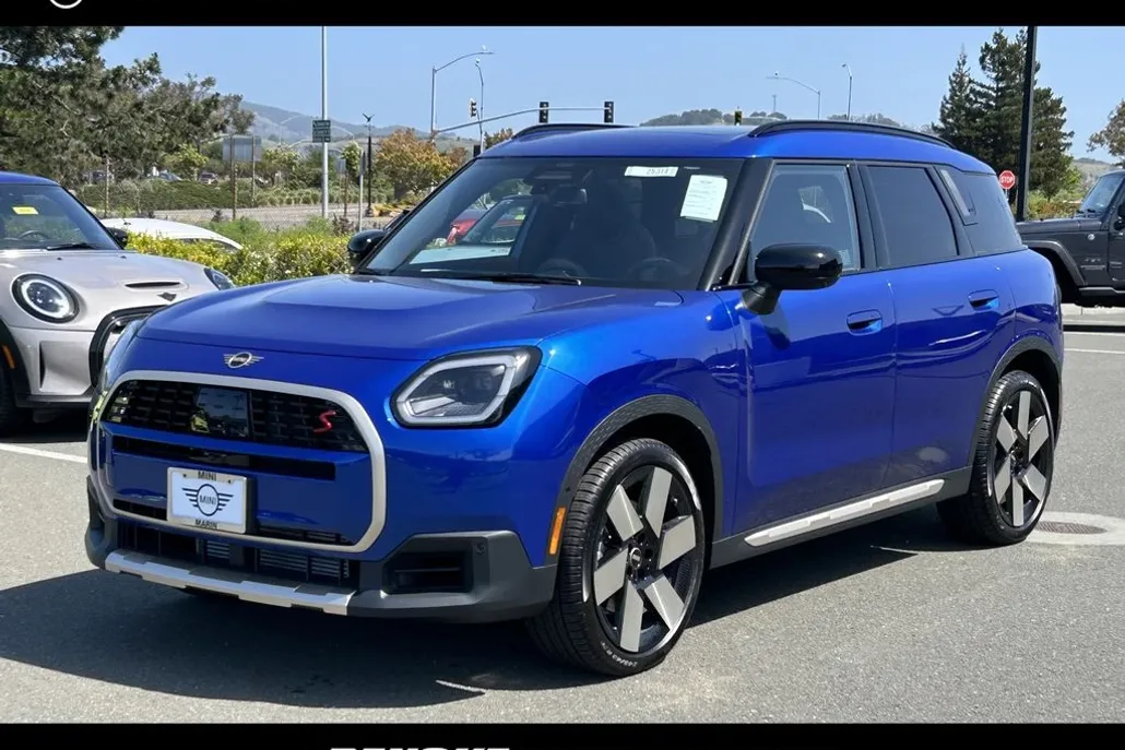 2025 Mini Countryman S ALL4 Iconic photo 1