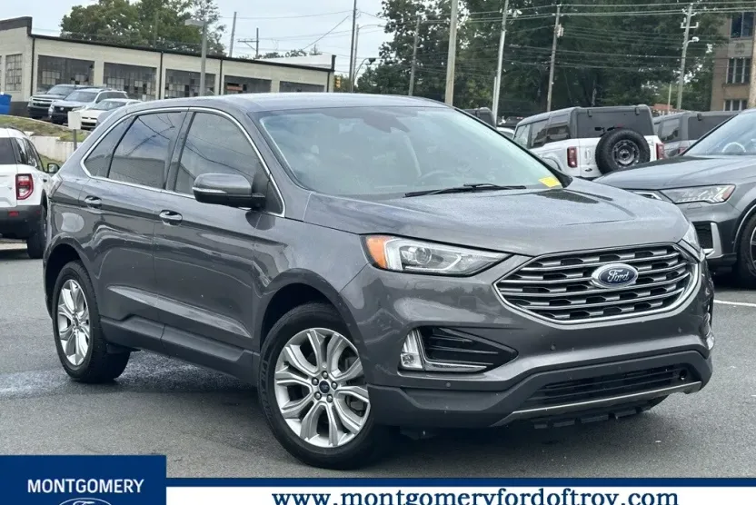 2022 Ford Edge Titanium photo 1