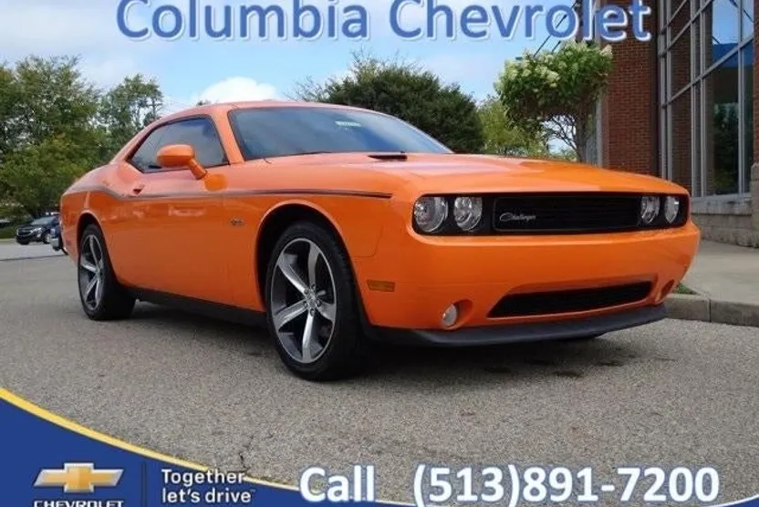 2014 Dodge Challenger SXT photo 1