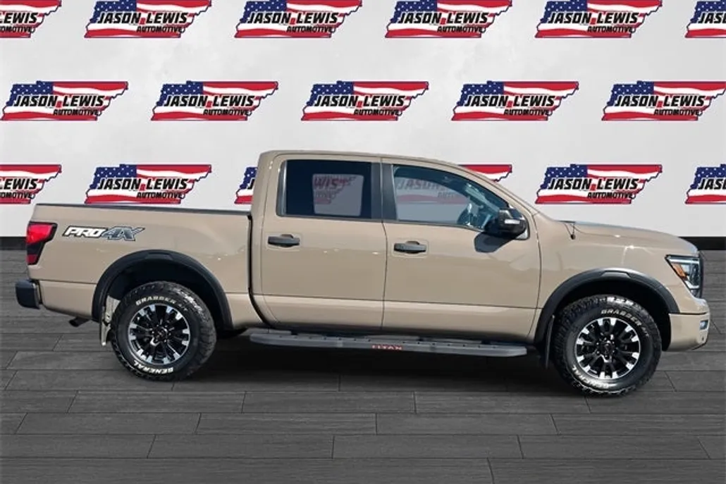 2021 Nissan Titan PRO-4X photo 1
