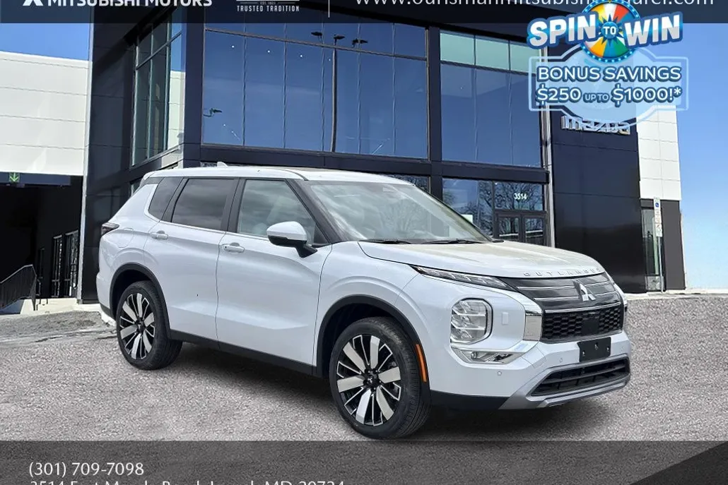 2025 Mitsubishi Outlander SE photo 1