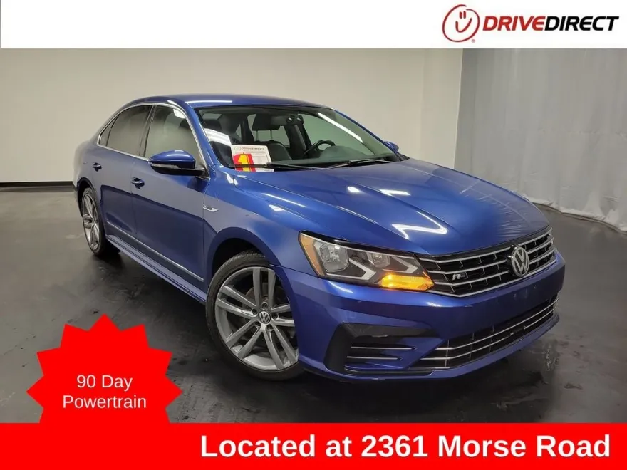2017 Volkswagen Passat R-Line photo 1