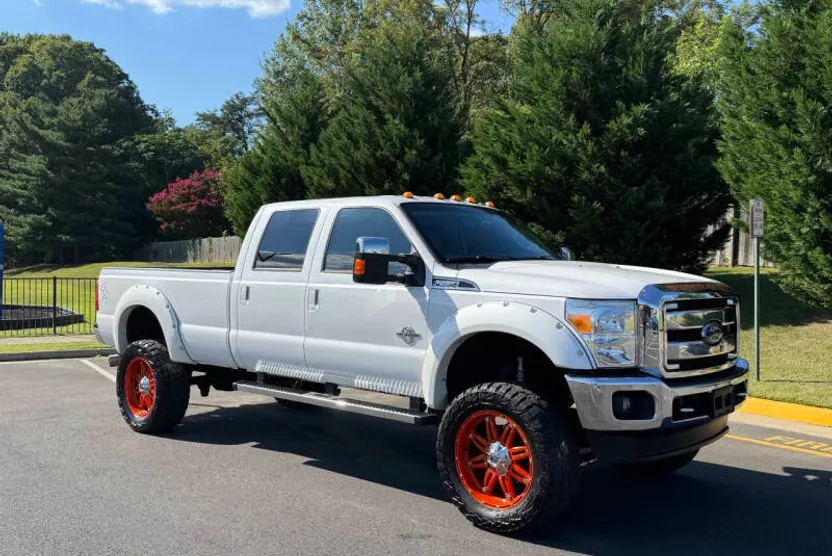 2014 Ford F-350 Lariat photo 1