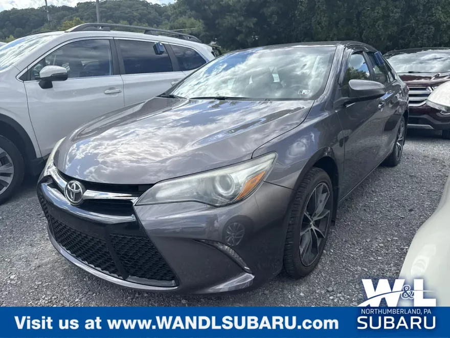 2017 Toyota Camry XSE photo 1