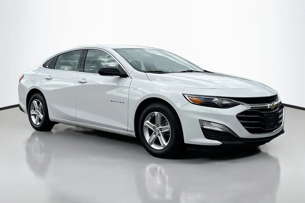2022 Chevrolet Malibu LS photo 1
