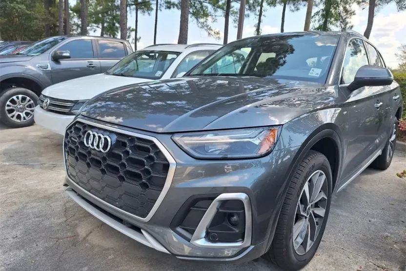 2024 Audi Q5 45 S line Premium photo 1