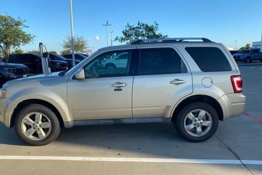 2011 Ford Escape Limited photo 1