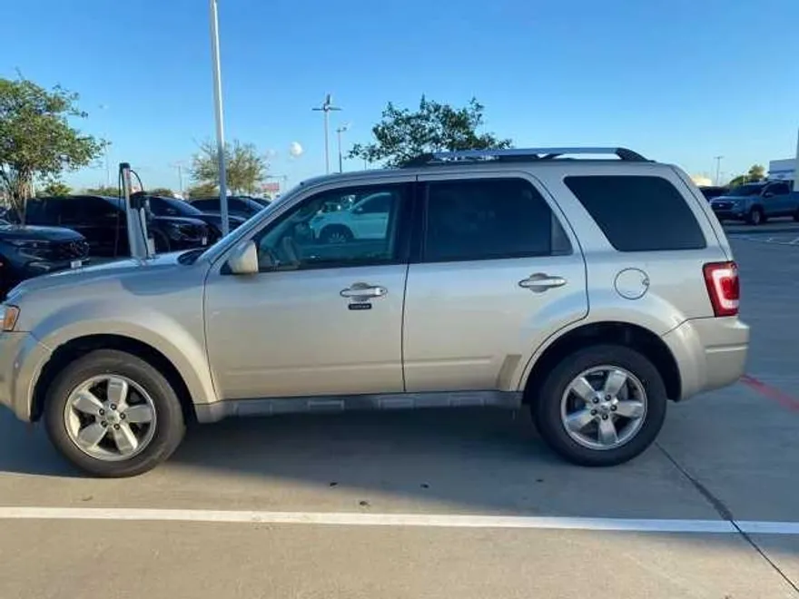 2011 Ford Escape Limited photo 1
