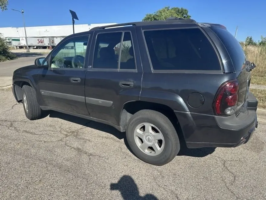 2003 Chevrolet Trailblazer LS photo 1