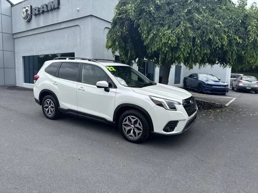2022 Subaru Forester Premium photo 1