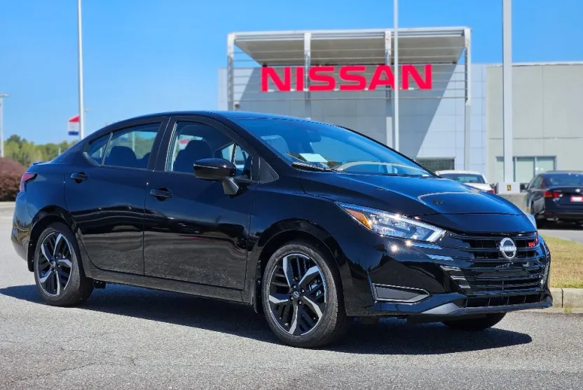 2025 Nissan Versa SR photo 1