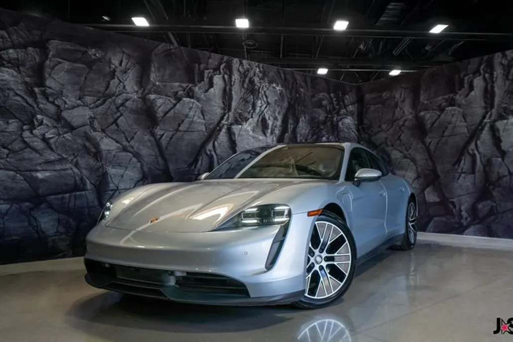 2021 Porsche Taycan photo 1