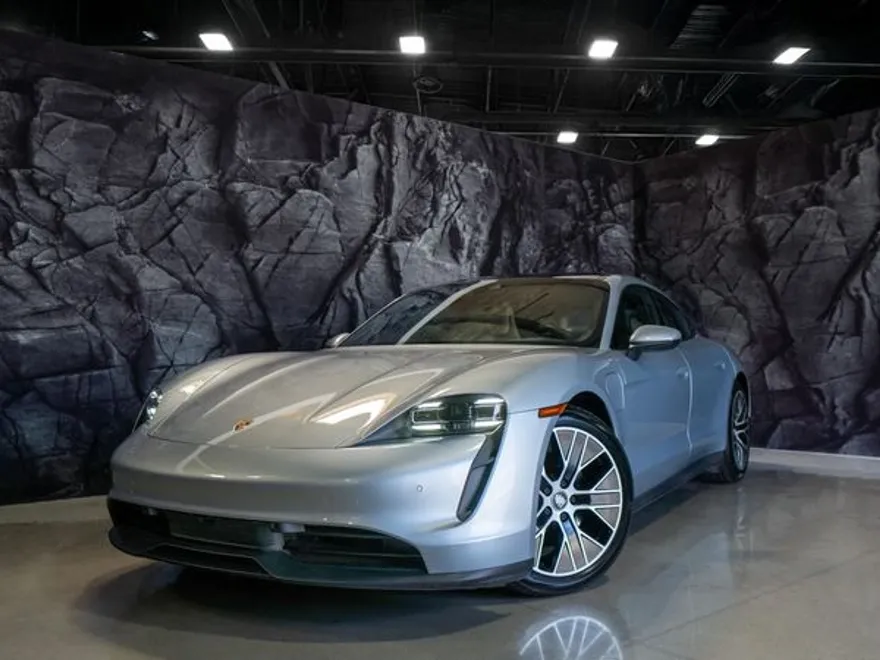 2021 Porsche Taycan photo 1