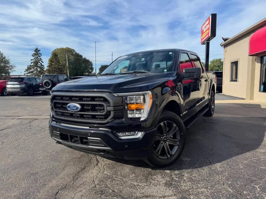 2023 Ford F-150 XLT photo 1