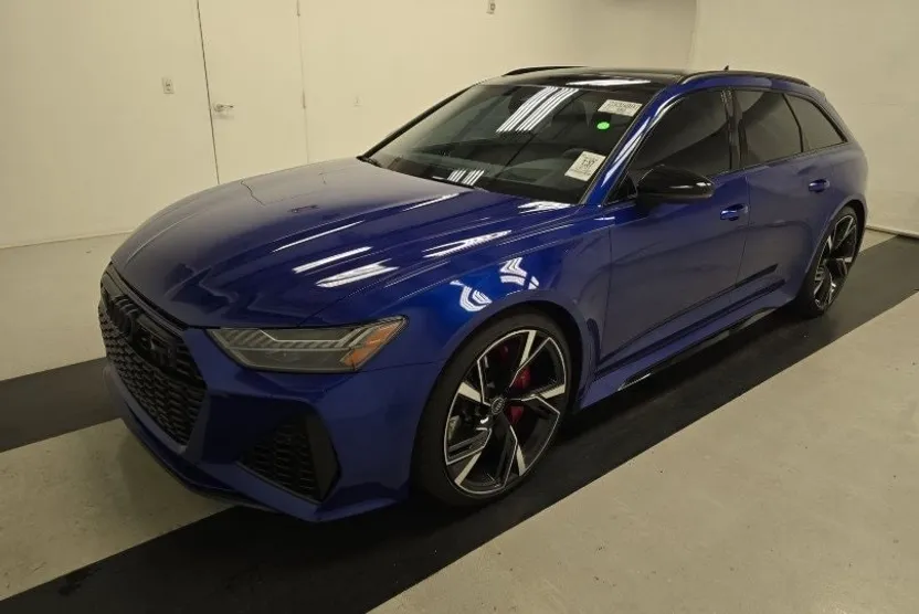 2023 Audi RS 6 Avant Base photo 1