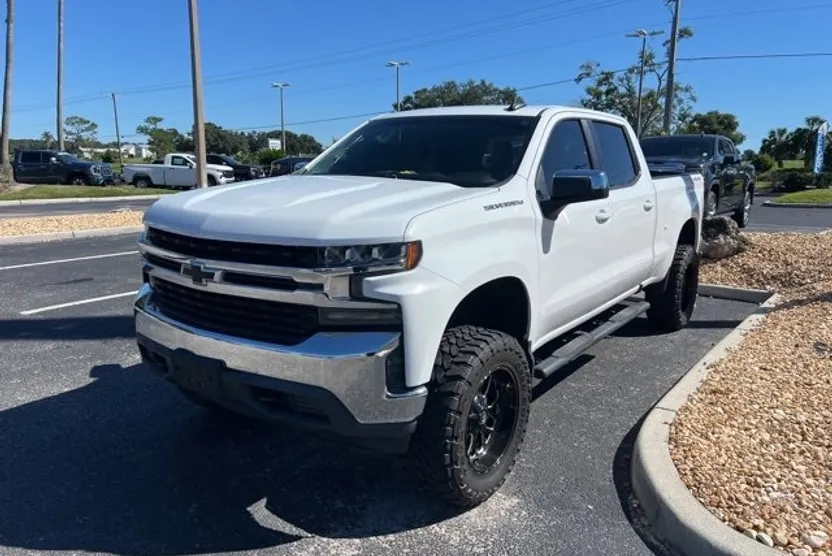 2019 Chevrolet Silverado 1500 LT photo 1