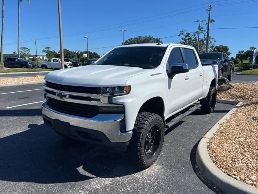 2019 Chevrolet Silverado 1500 LT photo 1