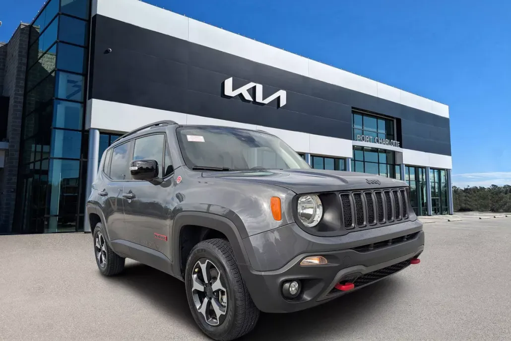 2022 Jeep Renegade Trailhawk photo 1