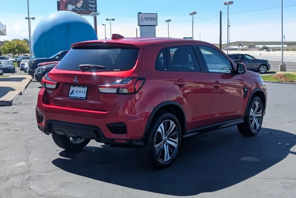2025 Mitsubishi Outlander Sport ES SE LE photo 1