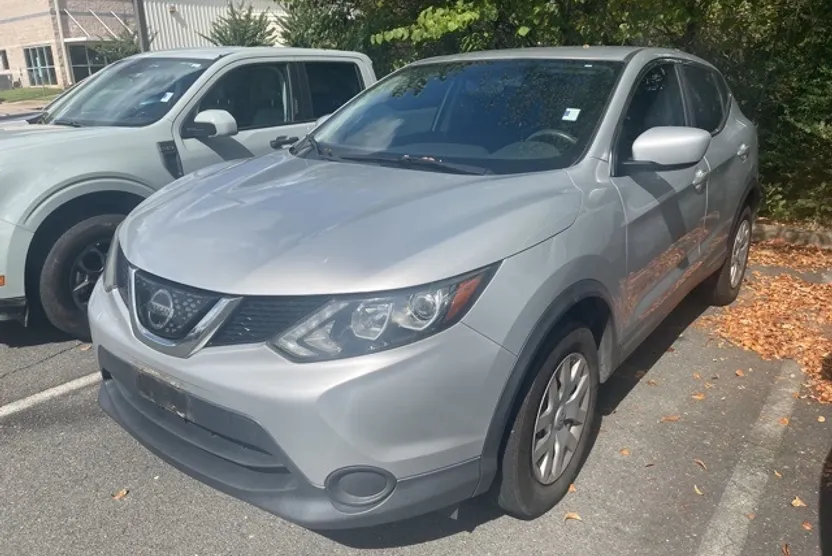 2018 Nissan Rogue Sport S photo 1