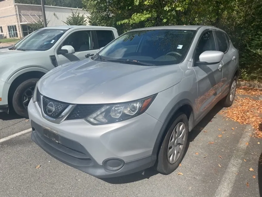 2018 Nissan Rogue Sport S photo 1
