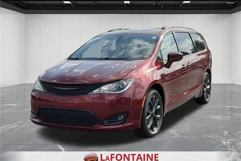 2020 Chrysler Pacifica 35th Anniversary Touring Plus photo 1