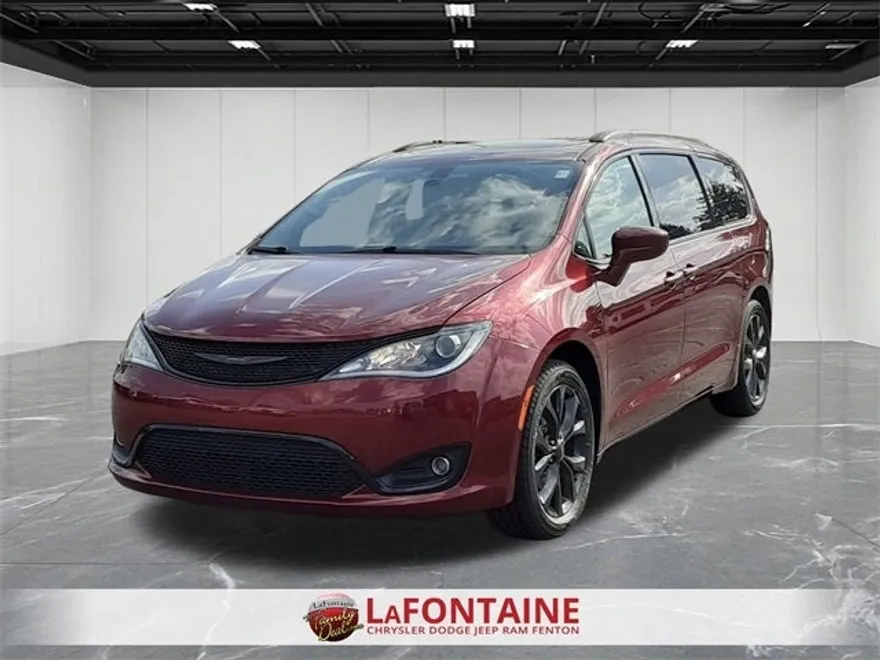 2020 Chrysler Pacifica 35th Anniversary Touring Plus photo 1