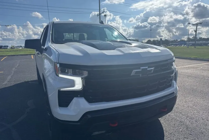 2024 Chevrolet Silverado 1500 LT Trail Boss photo 1