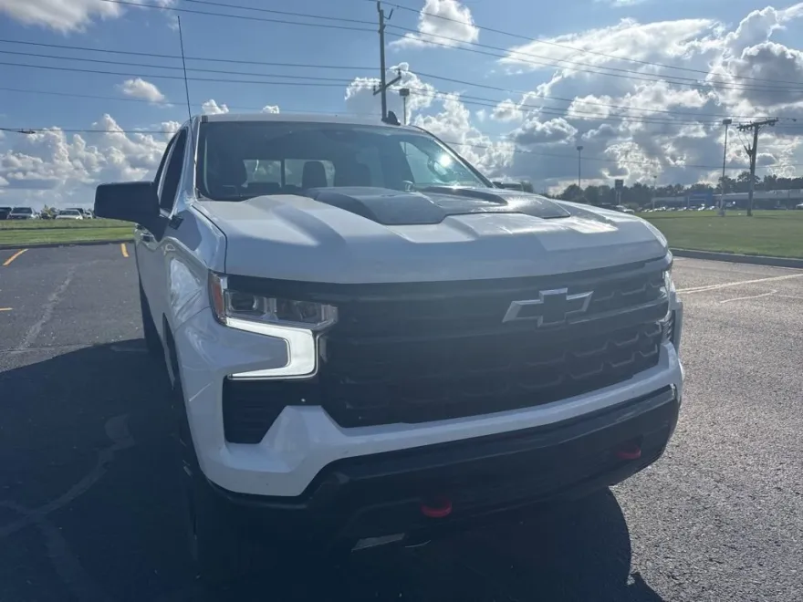 2024 Chevrolet Silverado 1500 LT Trail Boss photo 1