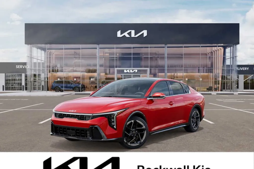 2025 Kia K4 GT-Line photo 1