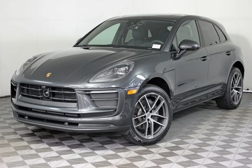 2025 Porsche Macan Base photo 1