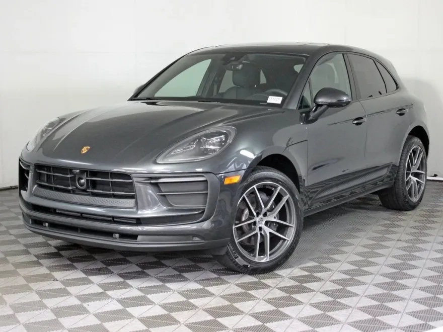 2025 Porsche Macan Base photo 1