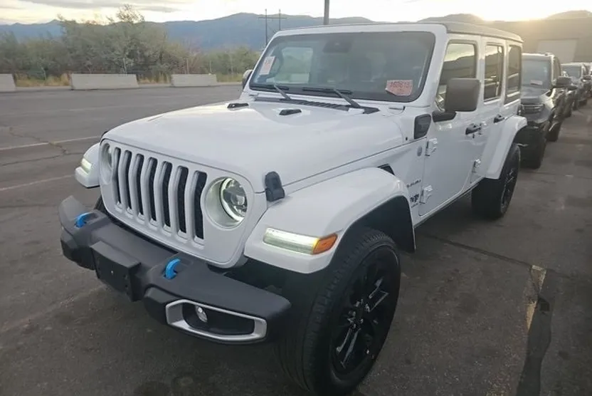 2023 Jeep Wrangler Sahara 4xe photo 1