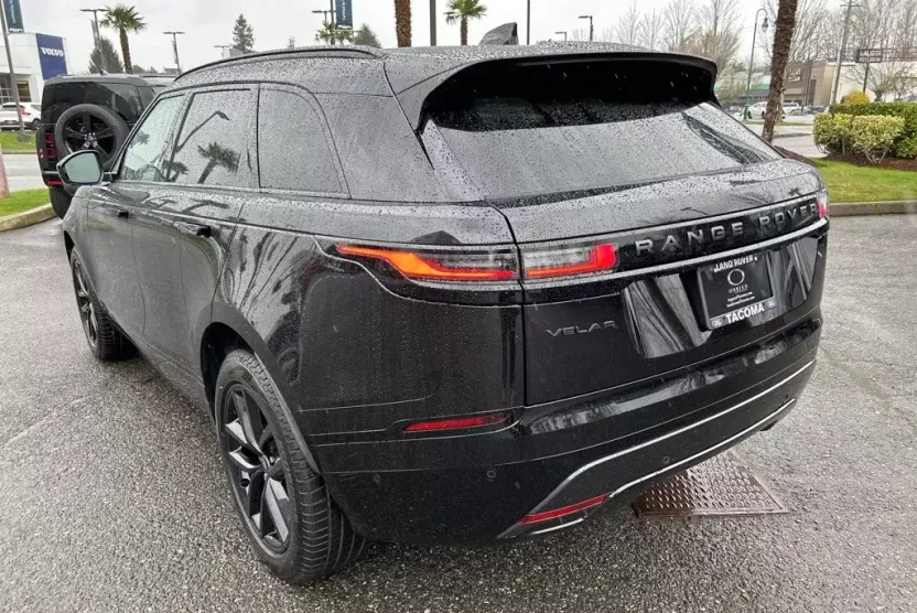 2026 Land Rover Range Rover Velar SE photo 1