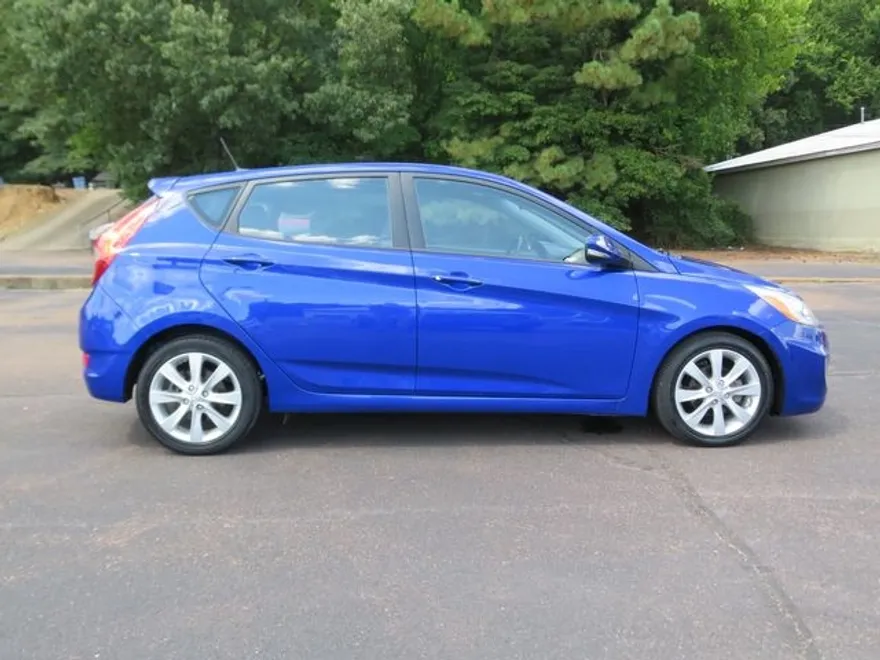 2014 Hyundai Accent SE GLS photo 1