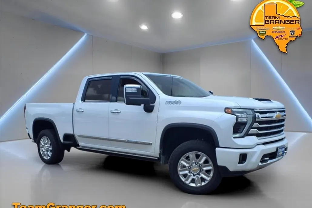 2025 Chevrolet Silverado 2500HD High Country photo 1