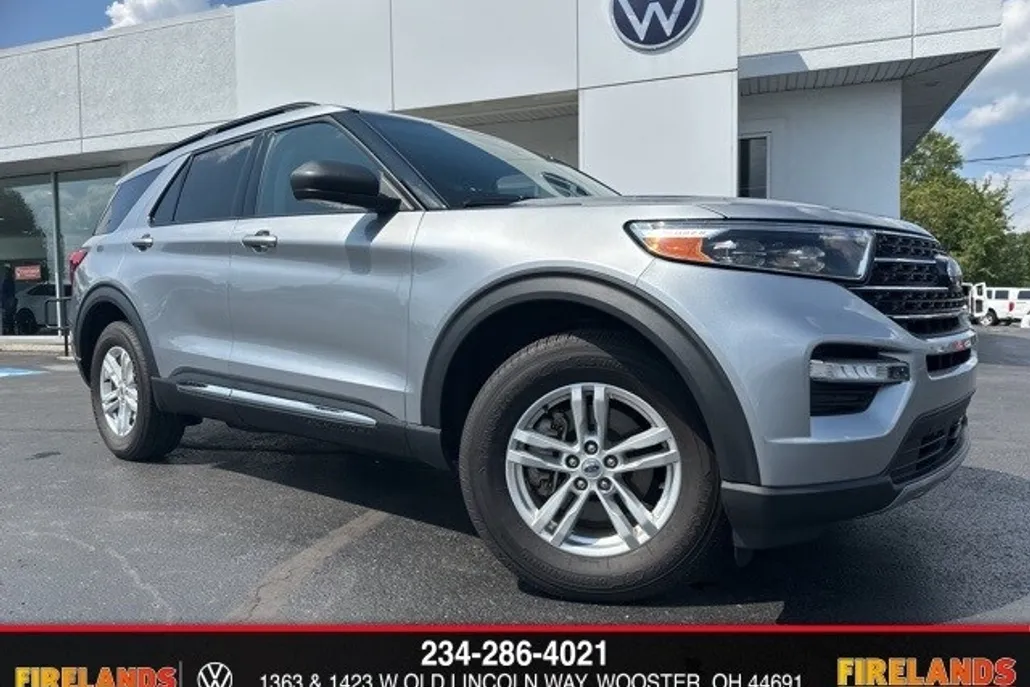 2021 Ford Explorer XLT photo 1