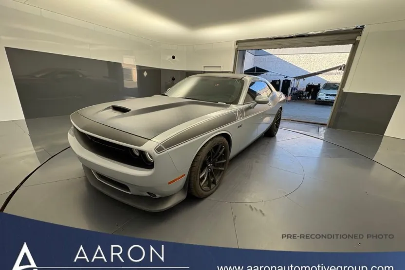 2021 Dodge Challenger R/T Scat Pack photo 1