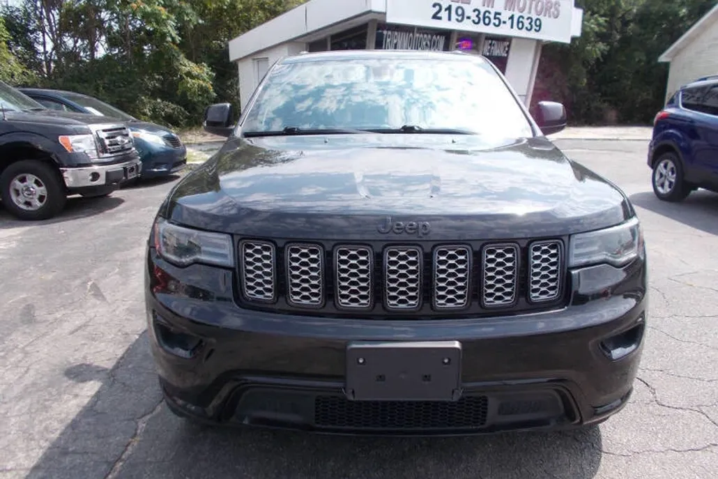 2020 Jeep Grand Cherokee Laredo photo 1