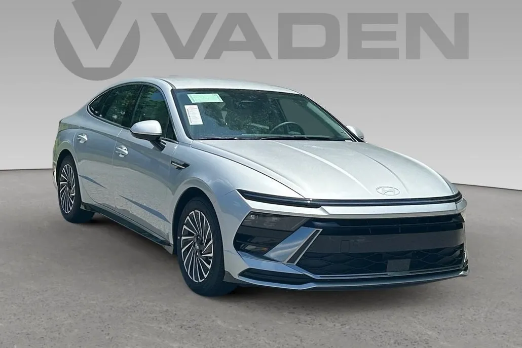 2025 Hyundai Sonata Hybrid SEL photo 1
